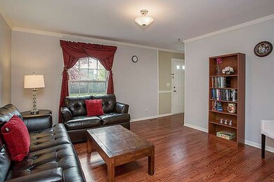 1384 Carleton Cir, Naperville, IL 60565 - photo 2