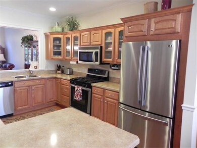 157 Spring Meadow Ln, Hanover, MA 02339 - photo 4