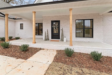 102 King St, Muscle Shoals, AL 35661 - photo 2