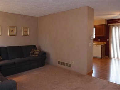 119 W Claremore Dr, Lansing, MI 48911 - photo 4