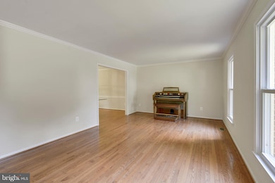 2047 Wooded Way, Vienna, VA 22182 - photo 4