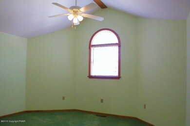 154 Chipperfield Dr, Effort, PA 18330 - photo 6