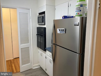 St. Paul at Chase Condominiums unit 1403, Baltimore, MD 21202 - photo 5