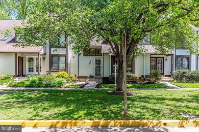 10052 Beacon Pond Ln, Burke, VA 22015 - photo 3