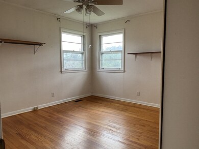 902 Mcarthur St, Manchester, TN 37355 - photo 6