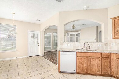 8931 Green Ray Dr, Houston, TX 77095 - photo 7