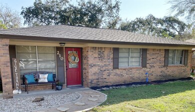210 Avenue H, Brazoria, TX 77422 - photo 2
