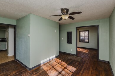 638 S Greenwood St, Wichita, KS 67211 - photo 4