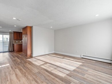 945 Riverside Dr unit 4C, Methuen, MA 01844 - photo 5