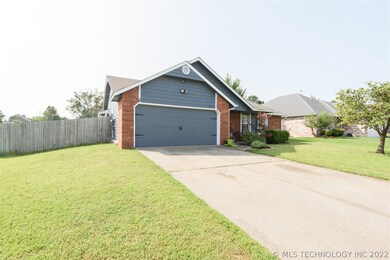 1501 W Edgewater Place, Broken Arrow, OK 74012 - photo 2
