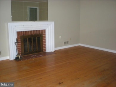 1104 Tanley Rd, Silver Spring, MD 20904 - photo 2
