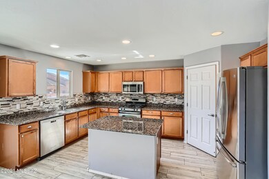 7-861226976-10 Kitchen