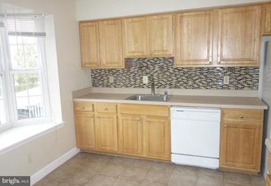 14135 Yorkshire Woods Dr, Silver Spring, MD 20906 - photo 7