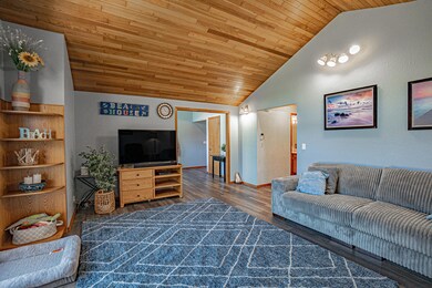 5 Separate Family Room