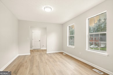 670 Timbergrove Dr SW, Atlanta, GA 30331 - photo 2