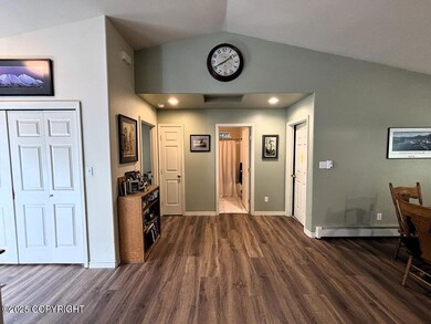 2129 Harbor Way - Living area