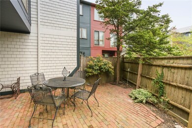 319 Swans Wharf Row, Newport, RI 02840 - photo 3