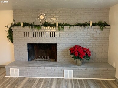 2201 Jeppesen Acres Rd, Eugene, OR 97401 - photo 3