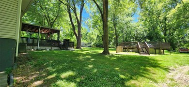 17867 Old Jamestown Rd, Florissant, MO 63034 - photo 3