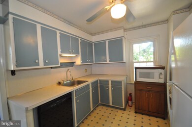 202 E Center Ave, Maple Shade, NJ 08052 - photo 6