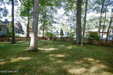 722 Pearse Rd, Schenectady, NY 12309 - photo 4