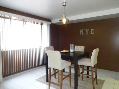 Dining Room. Inviting Diningroom