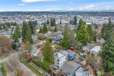 4048 32nd Ave W unit B, Seattle, WA 98199 - photo 2
