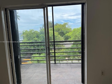 13500 NE 3rd Ct unit 402, North Miami, FL 33161 - photo 5