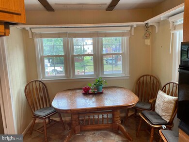 909 Lincoln Ave, Falls Church, VA 22046 - photo 7