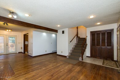 Living Area 2