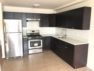 122 Seneca St unit 2nd Floor, Staten Island, NY 10310 - photo 3