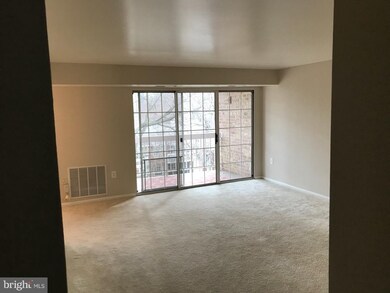 1906 Wilson Ln unit 201, McLean, VA 22102 - photo 4