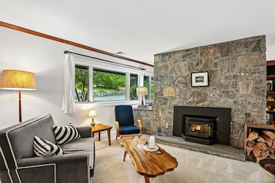 417 Long Hill Rd E, Briarcliff Manor, NY 10510 - photo 5