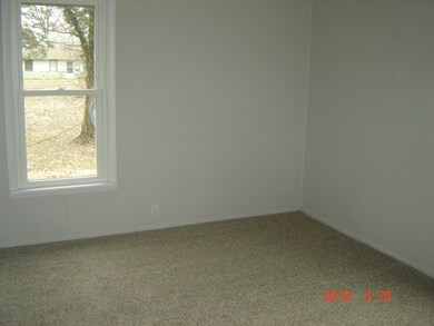 814 S Indiana Ave, Auburn, IN 46706 - photo 6