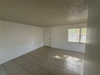 209 NW Jefferson Cir N unit 10, Saint Petersburg, FL 33702 - photo 4