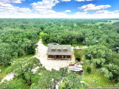 8195 County Road 311, D'Hanis, TX 78850 - photo 3