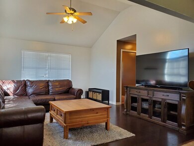 104 N Monroe Ave, Picayune, MS 39466 - photo 3