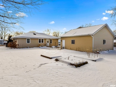 207 Devonshire Rd, Washington, IL 61571 - photo 7