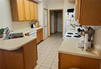 1145 S 52nd St unit 1501, West Des Moines, IA 50265 - photo 3