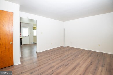 636 A Centre St, Reading, PA 19605 - photo 4