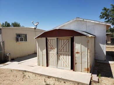 13901 Tam o Shanter Dr, Victorville, CA 92395 - photo 3