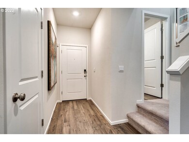 2992 V St, Springfield, OR 97477 - photo 4