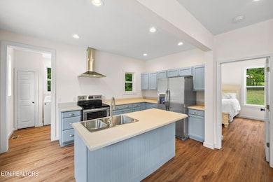 12-web-or-mls-1023-w-laurel-way