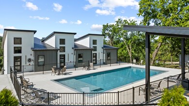 224 Vacation Ln unit 3, Reeds Spring, MO 65737 - photo 4