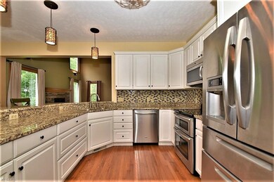 350 Walnut Ridge Trail, Aurora, OH 44202 - photo 6