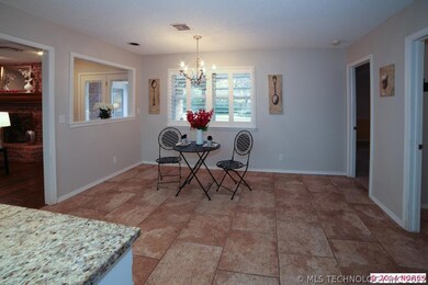 2541 Regency Rd, Bartlesville, OK 74006 - photo 5