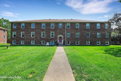 02-1008 Lake Way