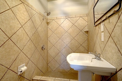 1511 Clover Ln unit 1, Fort Worth, TX 76107 - photo 7