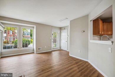 8303 Duck Hawk Way unit 66, Lorton, VA 22079 - photo 2