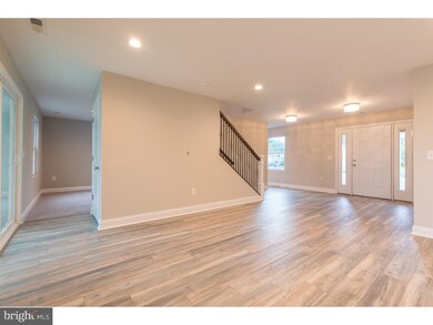 32 Rustleaf Ln, Levittown, PA 19055 - photo 4